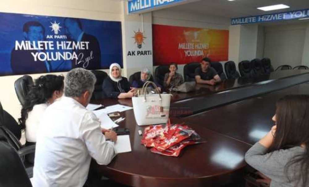 Ak Parti'den Göçmenlere Panel