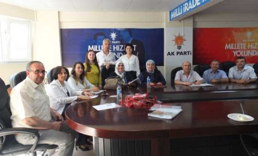 Ak Parti'den Göçmenlere Panel