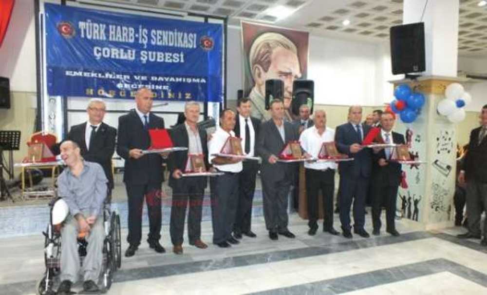 Türk Harb – İş Sendikası`ndan Emekliler Ve Dayanışma Gecesi