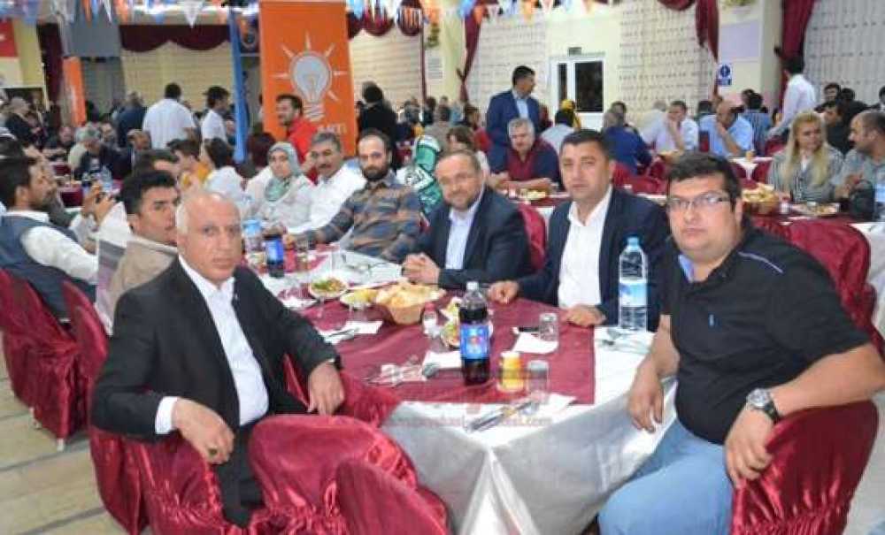 Ak Parti Stk'ları Yemekte Buluşturdu