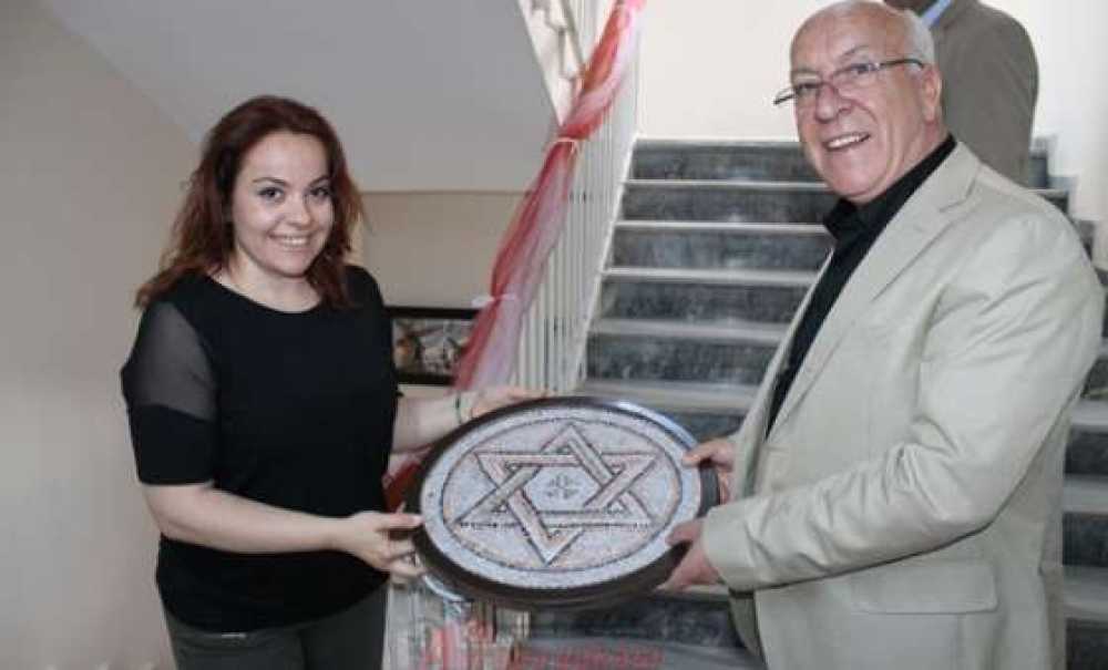 Başkan Uyan Halk Eğitimi Merkezini Ziyaret Etti