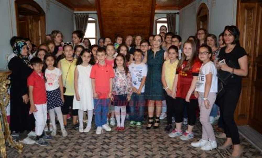 Resim Kursuna Katılan Kursiyerler Hünerlerini Sergiledi