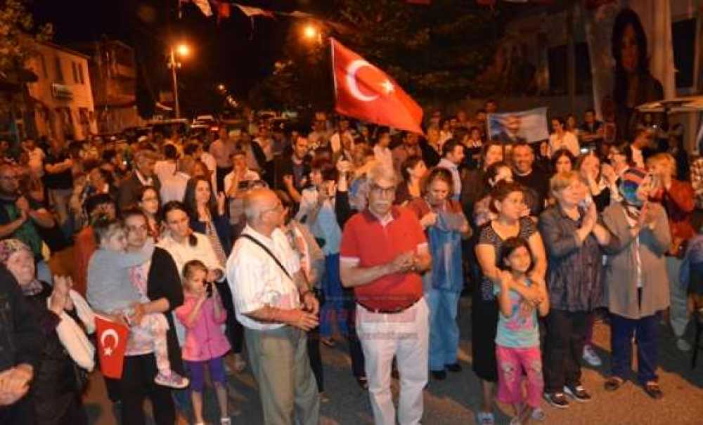 Chp Milletvekili Adayı Emre Köprülü;“Oy Verin Gitsinler”