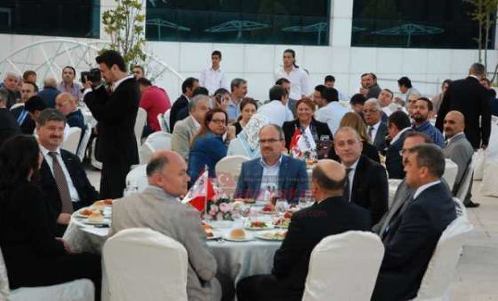 Müsiad`dan Tanışma Ve Dayanışma Yemeği