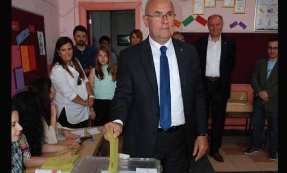 Akgün`ün Sandığından Köprülü Çıktı