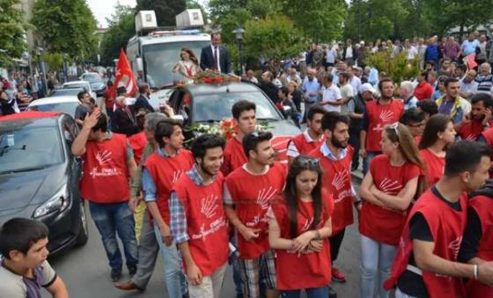 Partilerden Son Gün Konvoyu