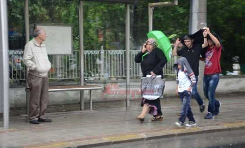 Çorlu`da Yağmur Sürprizi