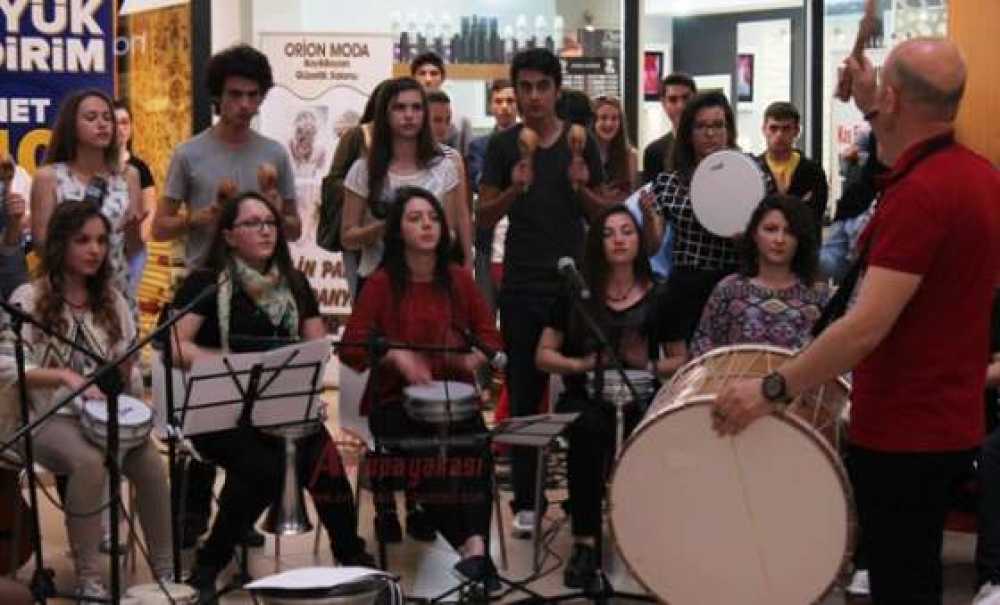 Fen Lisesi Ritim Grubu`ndan Konser