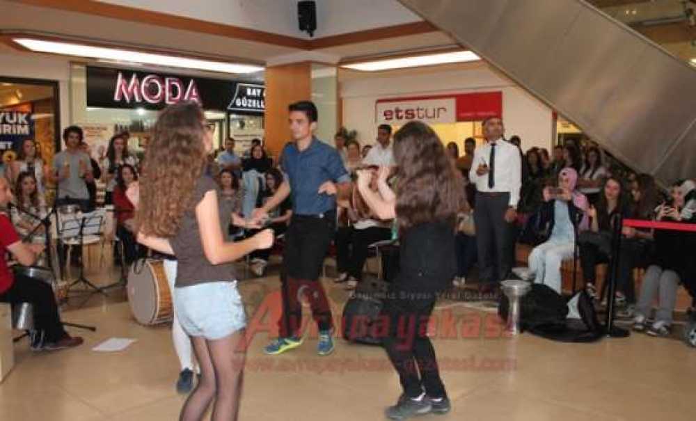 Fen Lisesi Ritim Grubu`ndan Konser