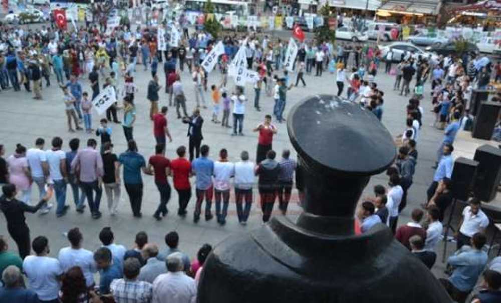 Hdp Tekirdağ İl Örgütü Seçim Zaferini Çorlu`da Kutladı
