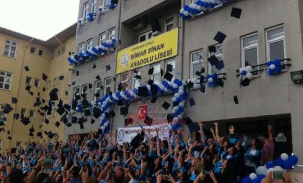 Çorlu Mimar Sinan Anadolu Lisesi'nde Mezuniyet Coşkusu