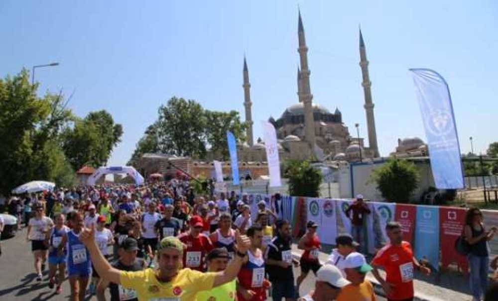 Atletler Sınırı Vizesiz Geçti