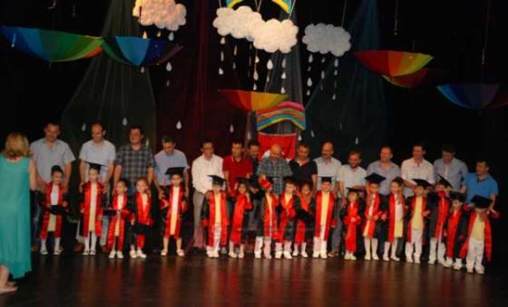 Kırçiçekleri Anaokulu`ndan Yılsonu Gösterisi