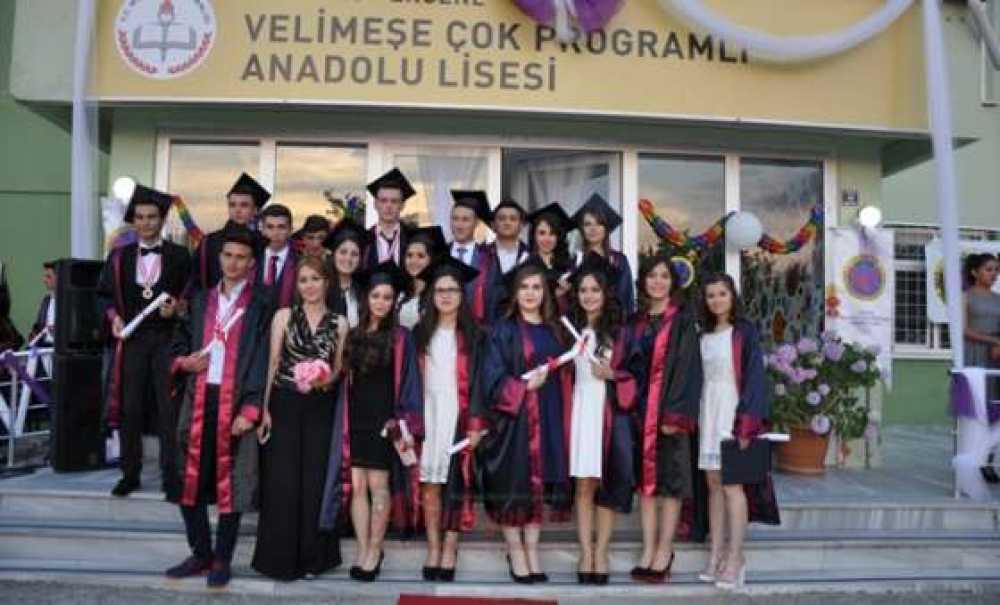 Velimeşe Çok Programlı Anadolu Lisesi `nden Mezuniyet Töreni