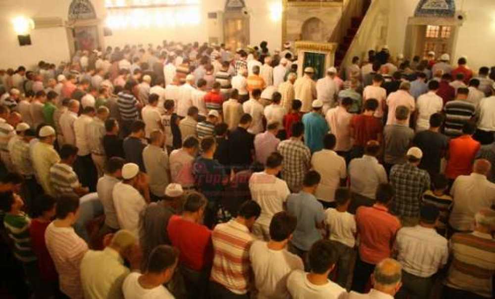 İlk Teravih Namazında Camiler Doldu