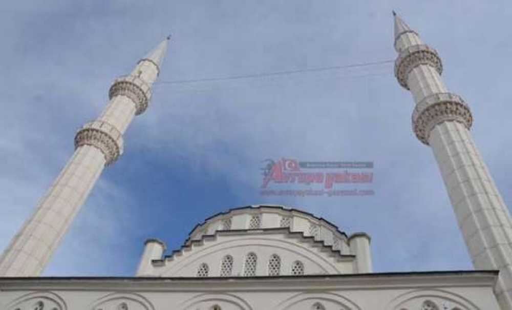 Bahçelievler Camiine Dijital Mahya