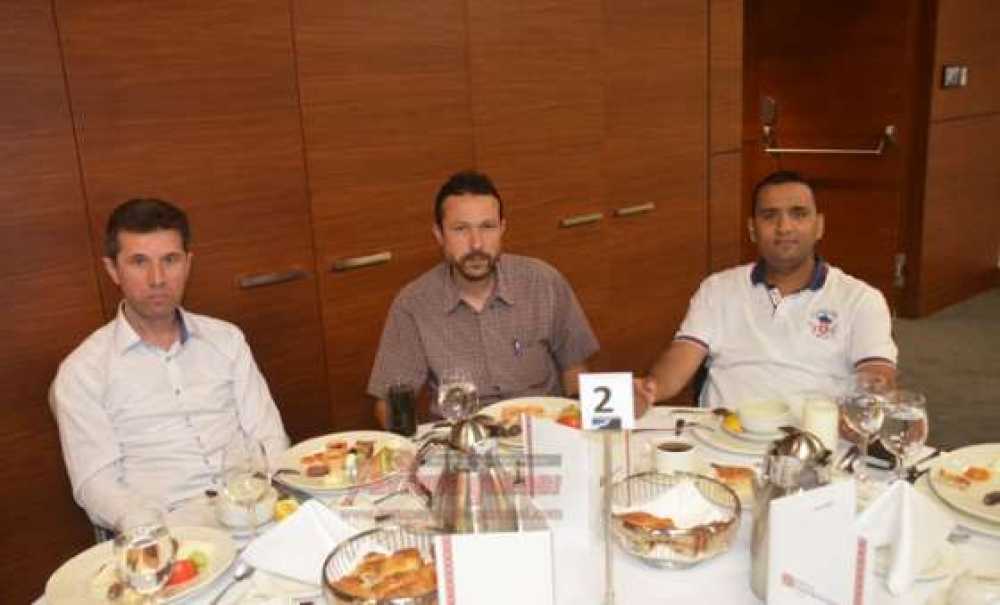 Hilton Garden Inn Otelden Gazetecilere İftar