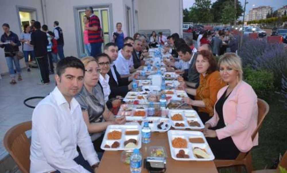 Çorlu Tso Aşevinde İftar Yemeği Verdi