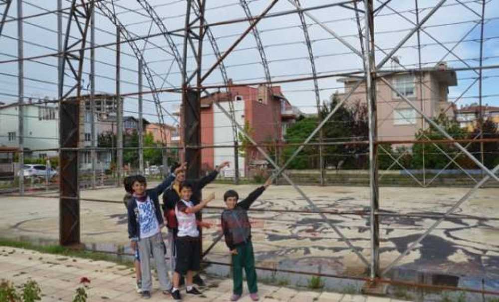 “Başkan Amca Basketbol, Futbol Oynamak İstiyoruz”