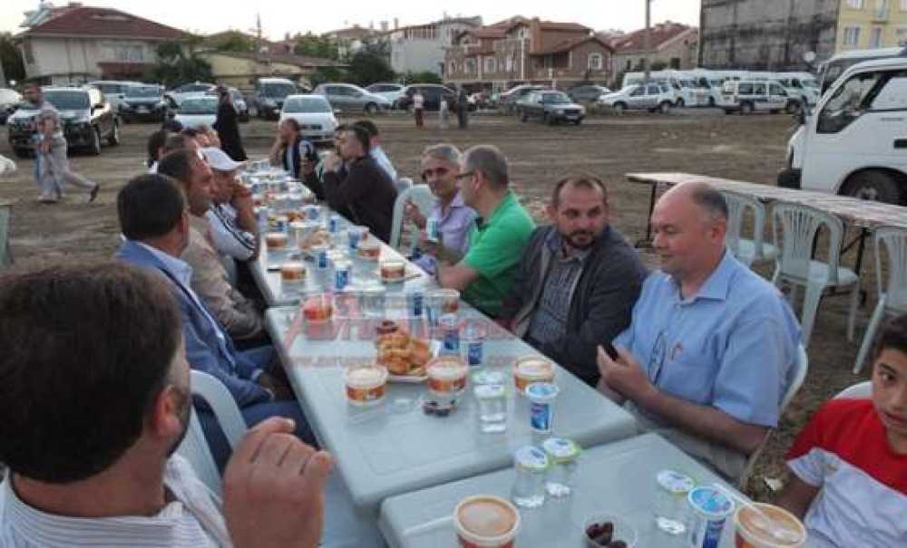 İlim Yayma Cemiyetinden Yurt Arsasında İftar