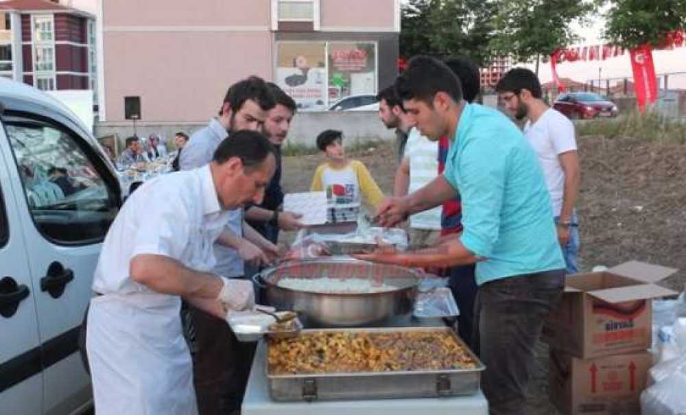 İlim Yayma Cemiyetinden Yurt Arsasında İftar