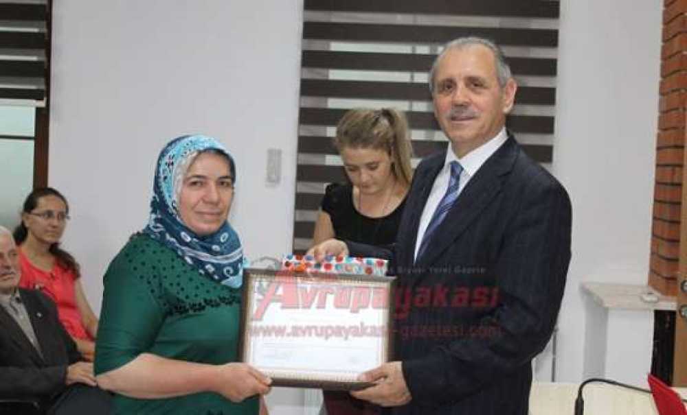 Okuma – Yazma Kursunu Bitirenlere Belgeleri Verildi