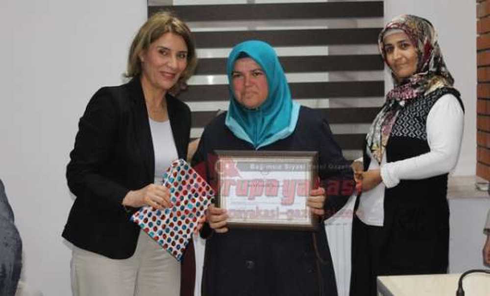 Okuma – Yazma Kursunu Bitirenlere Belgeleri Verildi