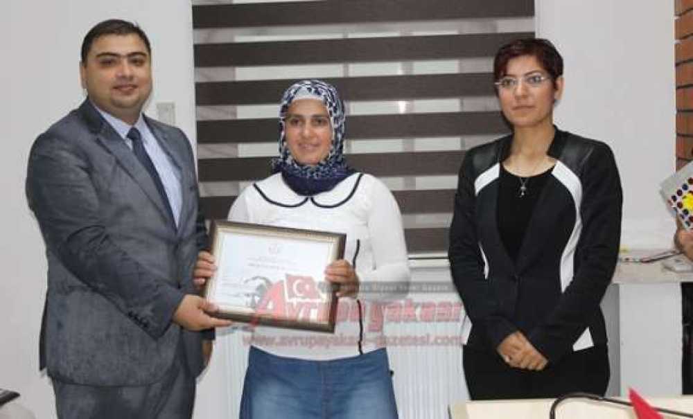 Okuma – Yazma Kursunu Bitirenlere Belgeleri Verildi