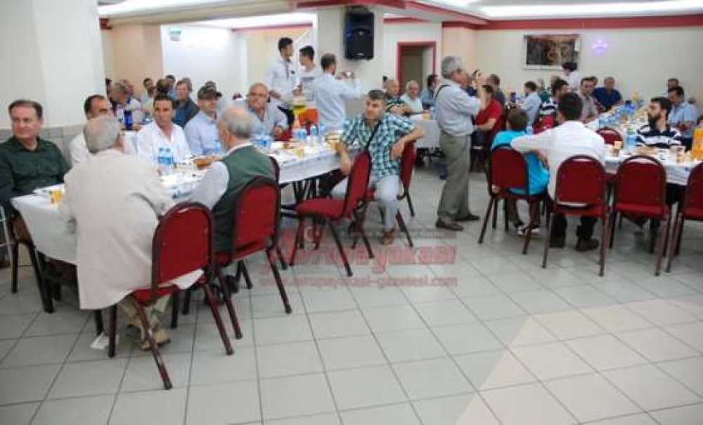 Çorlu Evcil Kanatlılar Derneği`nden İftar Yemeği