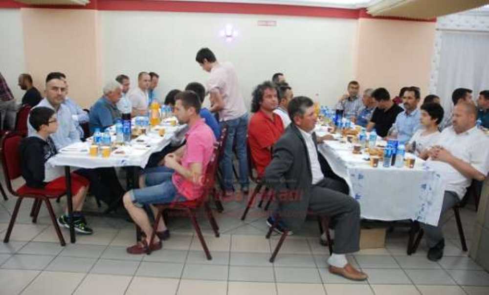 Çorlu Evcil Kanatlılar Derneği`nden İftar Yemeği