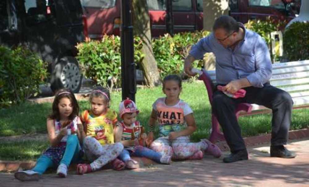 Çocuk Parkları Mutlu Ediyor