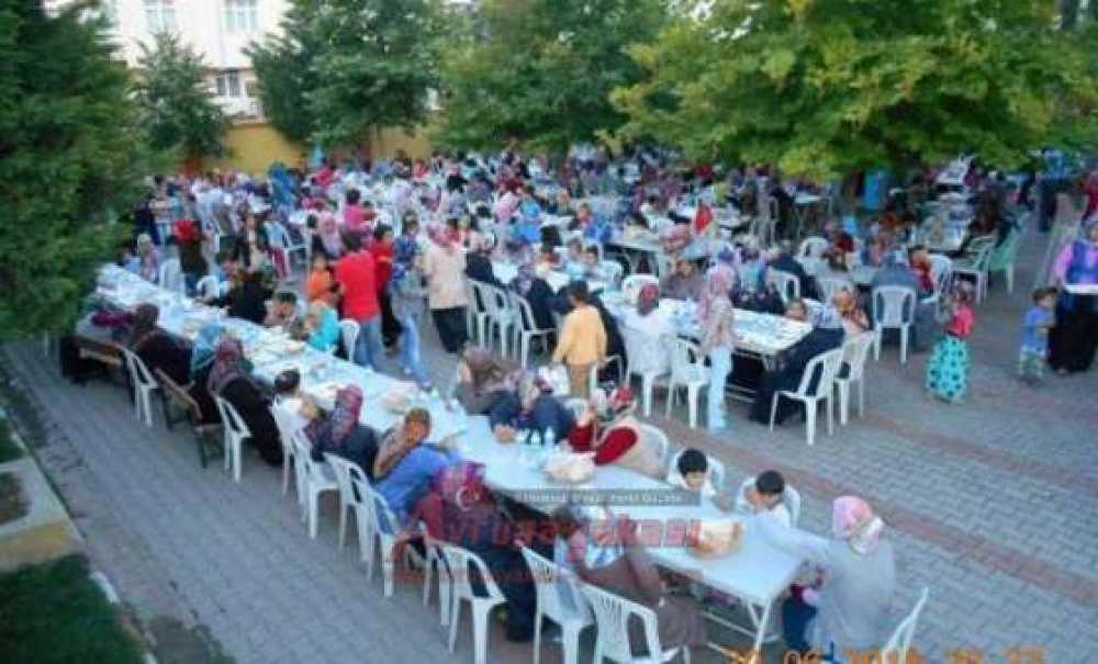 Silahtarağa Mahallesi Sakinleri İftar Yemeğinde Buluştu