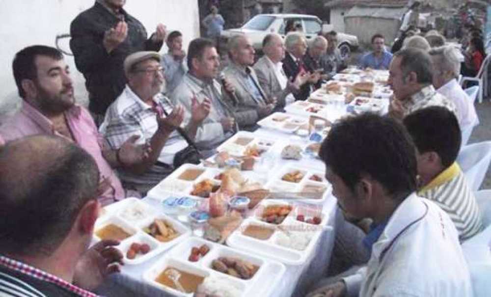 Hıdırağa Mahallesi Sakinleri İftar Yemeğinde Buluştu