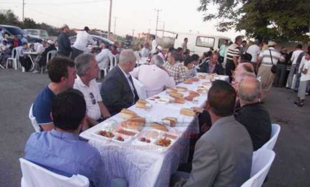 Hıdırağa Mahallesi Sakinleri İftar Yemeğinde Buluştu