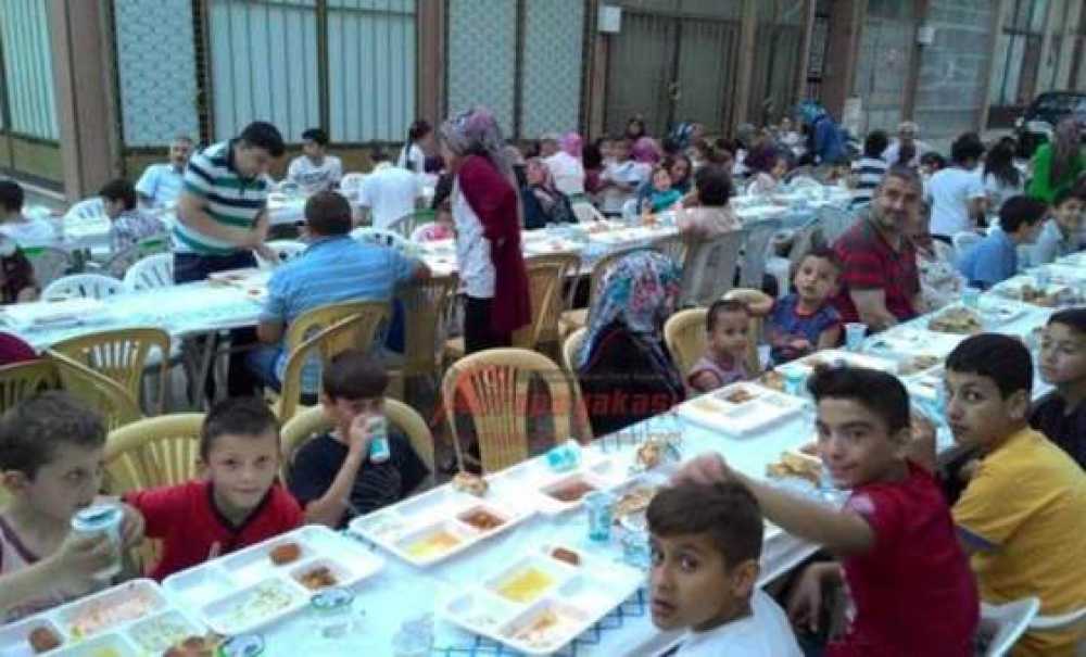 Reşadiye Mahallesi`nde Sokak İftarı