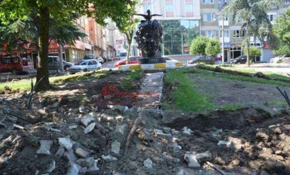 Uğur Mumcu Parkı Yenileniyor