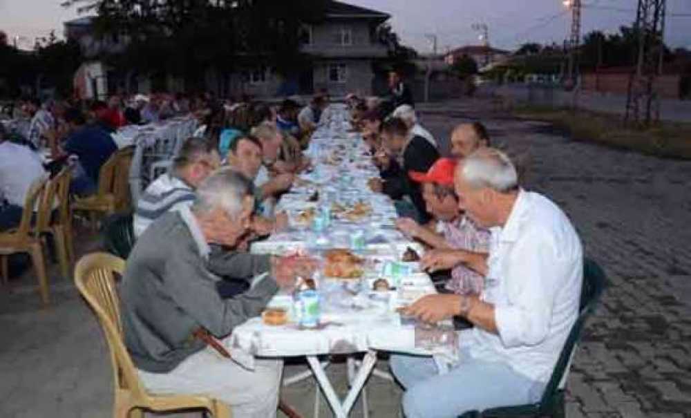 Seymen Mahallesi Sakinleri İftarda Buluştu