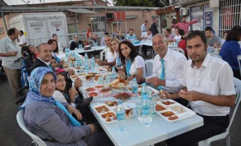 Keskin Ailesinden İftar Yemeği