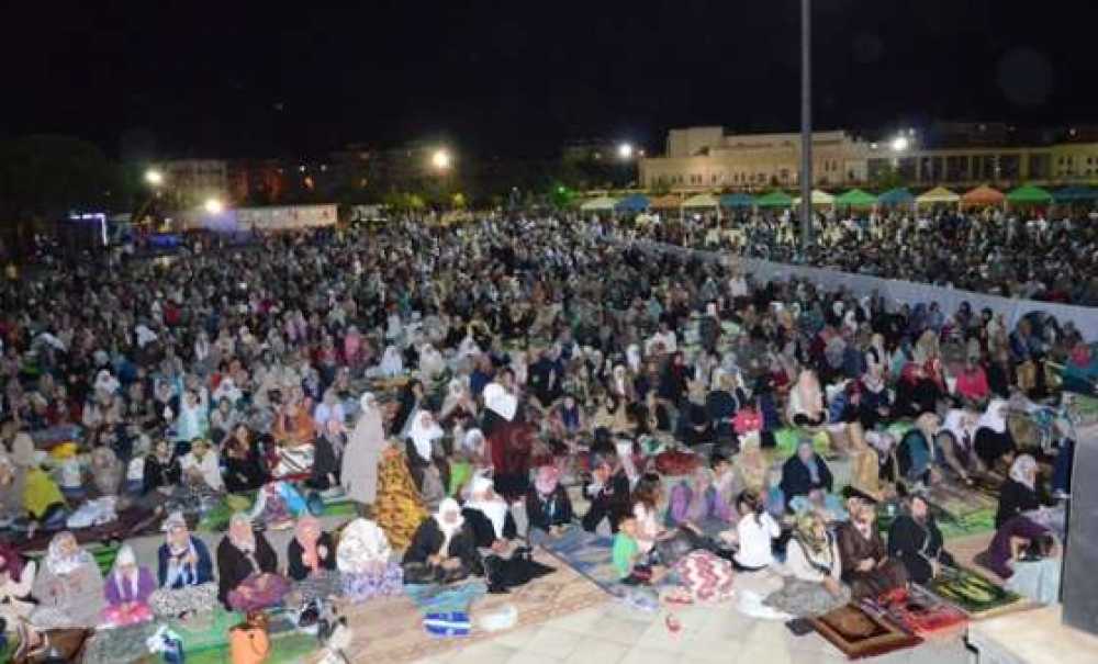 Cumhuriyet Parkında Kadir Gecesi Coşkusu