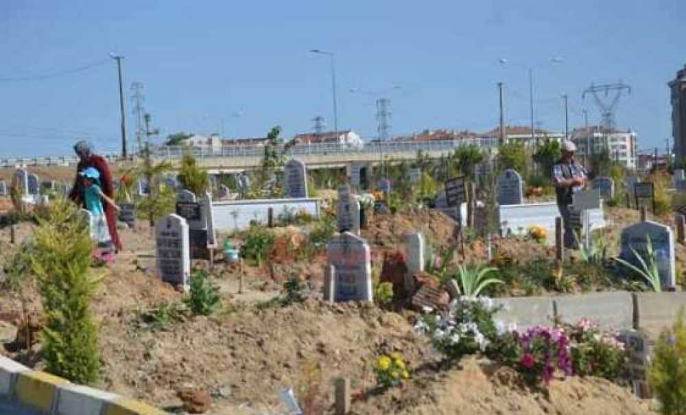 Mezarlıklara Bayram Ziyareti