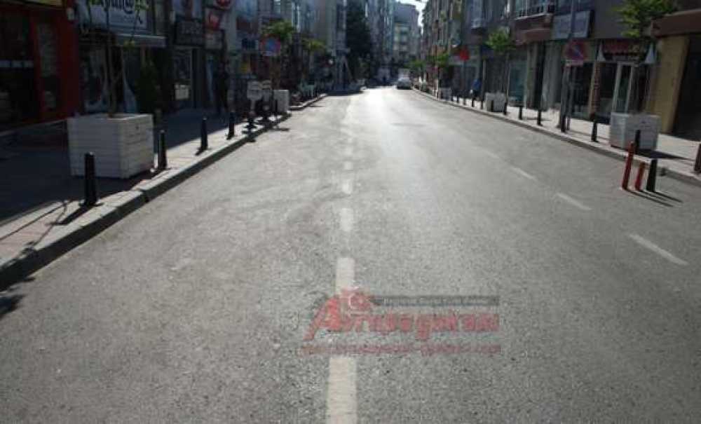 Tekpark Caddeleri Boşalttı