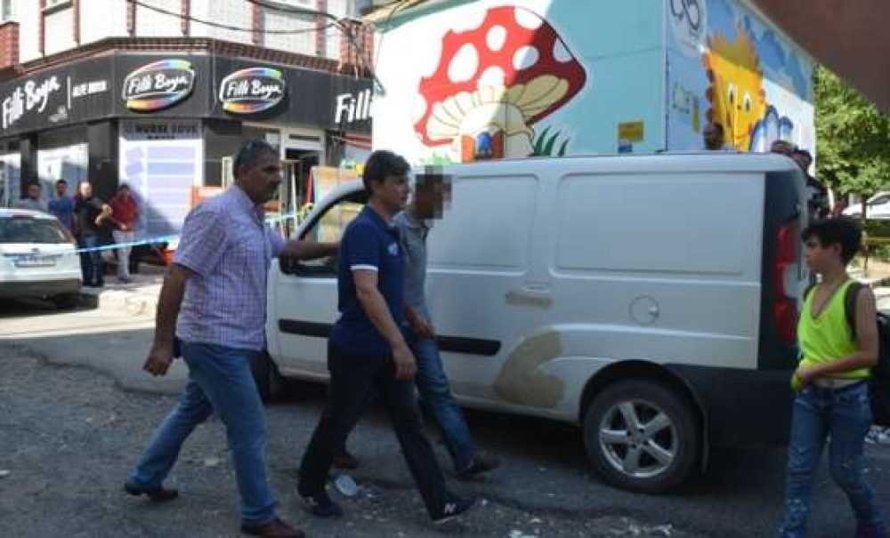 Alacaklı İşçi Çatıya Çıktı (Görüntülü Haber)