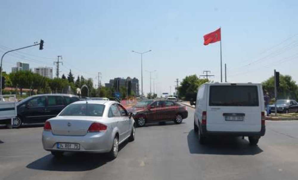 Kavşak Birbirine Girdi