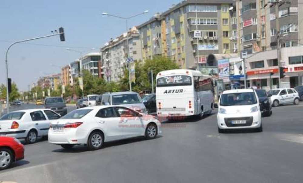 Kavşak Birbirine Girdi