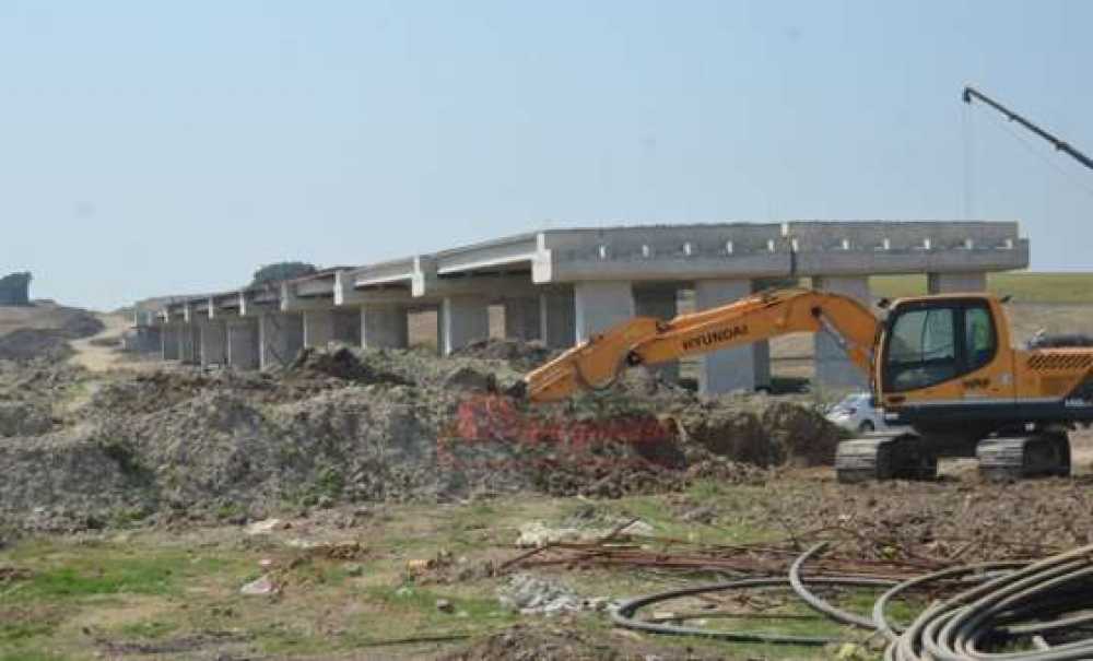 Viyadük Yapımı Sürüyor