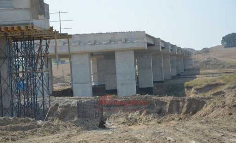 Viyadük Yapımı Sürüyor