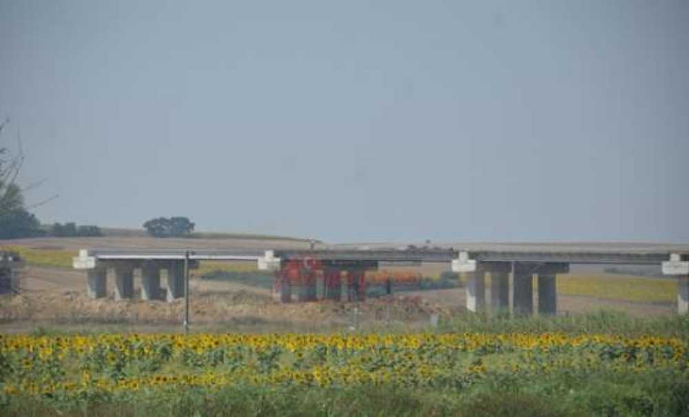 Viyadük Yapımı Sürüyor