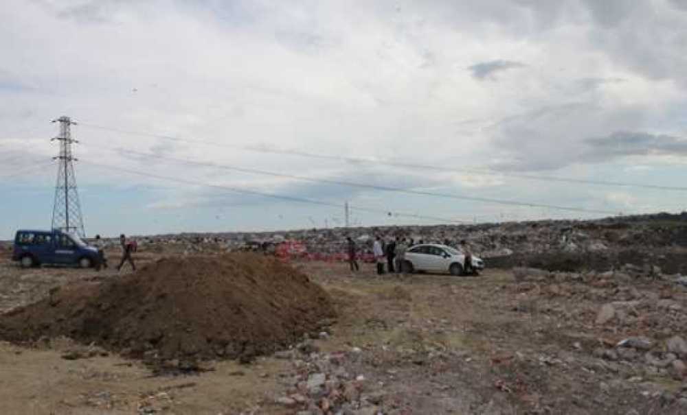 Buram Buram Çöp Kokuyor