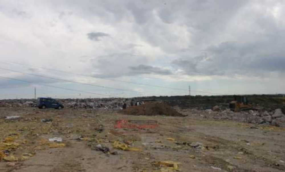 Buram Buram Çöp Kokuyor