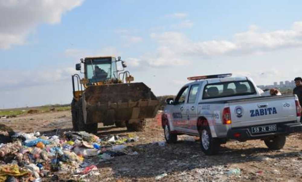 Buram Buram Çöp Kokuyor